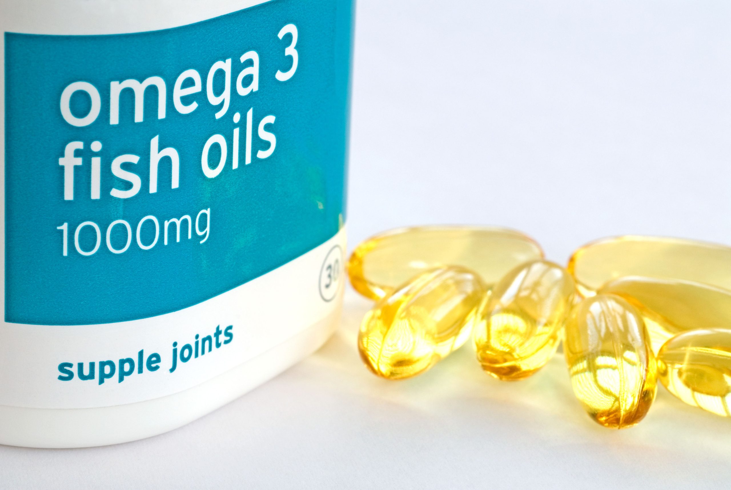 Una píldora típica de suplemento de aceite de pescado contiene 300 mg de ácidos grasos omega-3